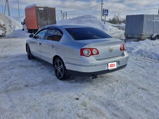 2005 Volkswagen Passat B6, серебристый, 650000 рублей, вид 3