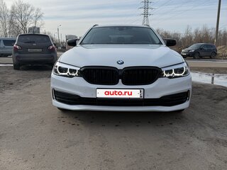 2017 BMW 5 серии 520d xDrive VII (G30/G31/G38), белый, 2650000 рублей, вид 2