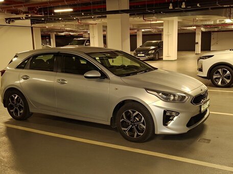 2018 Kia Ceed III, серебристый, 1495000 рублей, вид 2