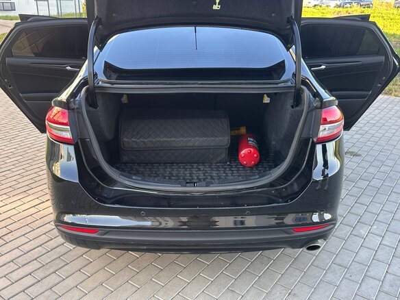 2018 Ford Fusion (North America) II Рестайлинг, чёрный, 1640000 рублей - вид 19