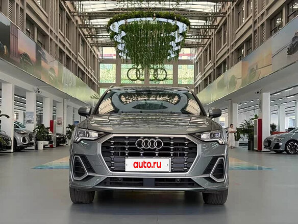 2023 Audi Q3 35 TFSI II (F3), серебристый, 2100000 рублей - вид 1