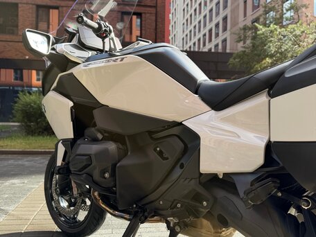 2025 BMW R 1300 RT, белый, 2850000 рублей, вид 5