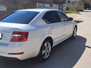 2016 Skoda Octavia III (A7), белый, 1300000 рублей, вид 4