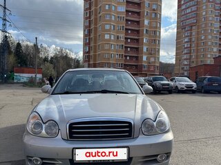 2010 Hyundai Sonata ТагАЗ IV (EF) Рестайлинг, серебристый, 770000 рублей, вид 2