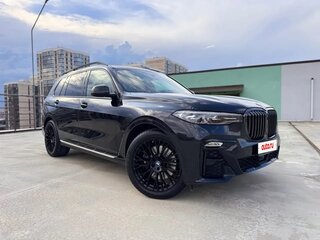 2022 BMW X7 40i I (G07), чёрный, 8500000 рублей, вид 3