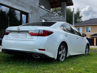2018 Lexus ES 250 VI Рестайлинг, белый, 2700000 рублей, вид 2