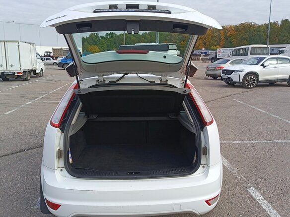 2011 Ford Focus II Рестайлинг, белый, 680000 рублей - вид 12