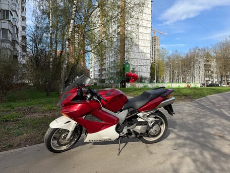 2004 Honda VFR 800, красный, 399000 рублей, вид 3