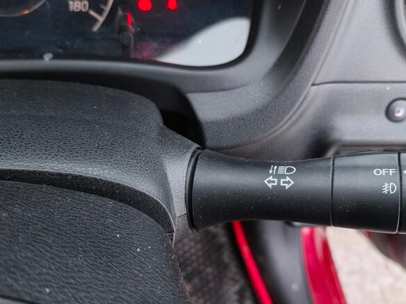 2018 Nissan Note e-Power II Рестайлинг, красный, 1130000 рублей - вид 20