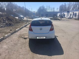 2010 Hyundai i30 I Рестайлинг, белый, 400000 рублей, вид 5
