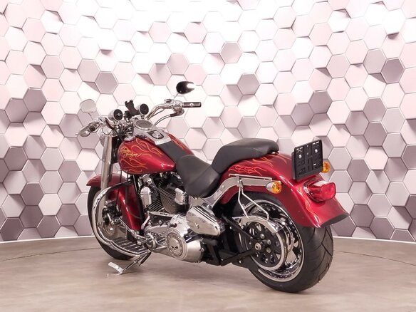 2012 Harley-Davidson Fat Boy, красный, 995000 рублей - вид 7