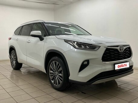 Toyota Highlander IV (XU70)