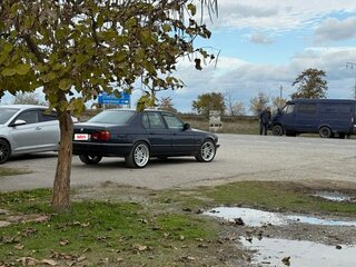 1993 BMW 7 серии 730i II (E32), синий, 1100000 рублей, вид 4