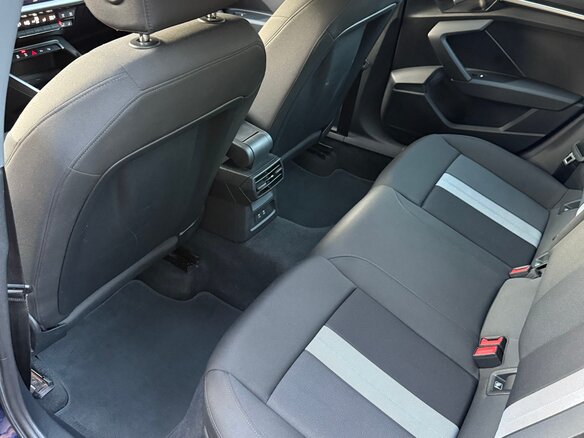 2021 Audi A3 35 TFSI IV (8Y), синий, 1600000 рублей - вид 25