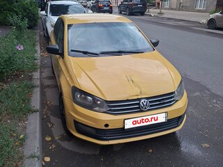 2017 Volkswagen Polo V Рестайлинг, жёлтый, 440000 рублей, вид 1