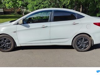 2014 Hyundai Solaris I Рестайлинг, белый, 650000 рублей, вид 4