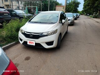 2017 Honda Fit III Рестайлинг, белый, 1250000 рублей, вид 2