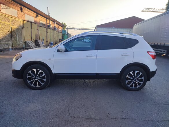 2011 Nissan Qashqai I Рестайлинг, белый, 1258000 рублей - вид 3