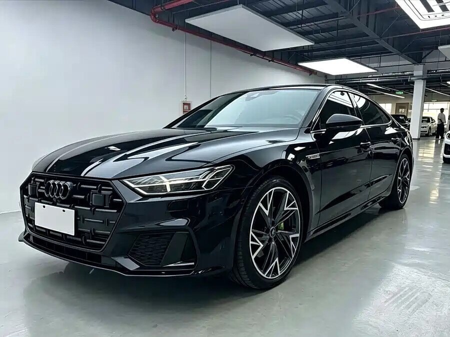 Открыть фотографии: Audi A7 II (4K)