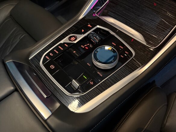 2024 BMW X6 30d III (G06) Рестайлинг, белый, 11700000 рублей - вид 18