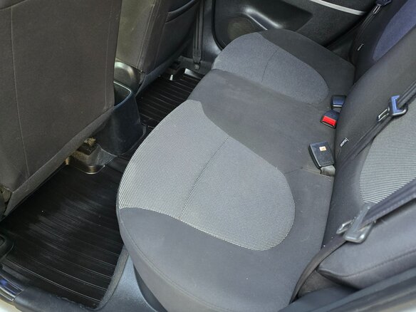 2011 Hyundai Solaris I, серебристый, 870000 рублей - вид 6