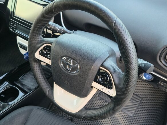 2018 Toyota Prius IV (XW50), серый, 1800000 рублей - вид 22