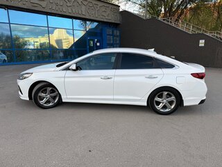 2019 Hyundai Sonata VII (LF) Рестайлинг, белый, 2150000 рублей, вид 4
