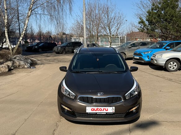 2018 Kia Ceed II Рестайлинг, коричневый, 1720000 рублей - вид 1
