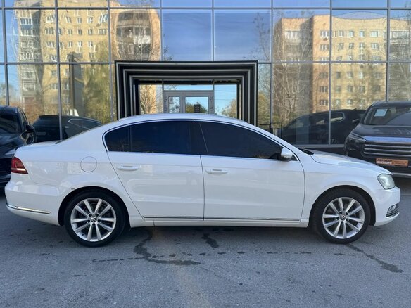 2012 Volkswagen Passat B7, белый, 999000 рублей - вид 2