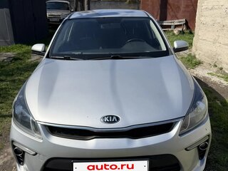 2018 Kia Rio IV, серебристый, 1370000 рублей, вид 1