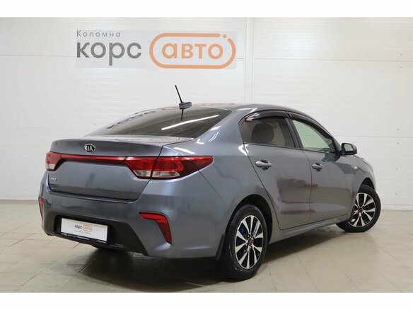 2017 Kia Rio IV, серый - вид 2