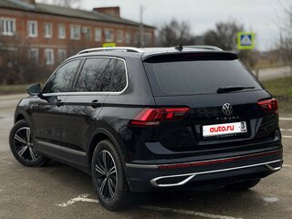 2021 Volkswagen Tiguan II Рестайлинг, чёрный, 3490000 рублей, вид 4