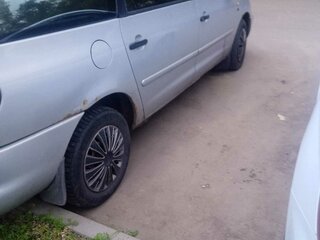 1997 Volkswagen Sharan I, серебристый, 220000 рублей, вид 2