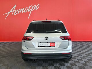 2019 Volkswagen Tiguan II, серебристый, 2270000 рублей, вид 4