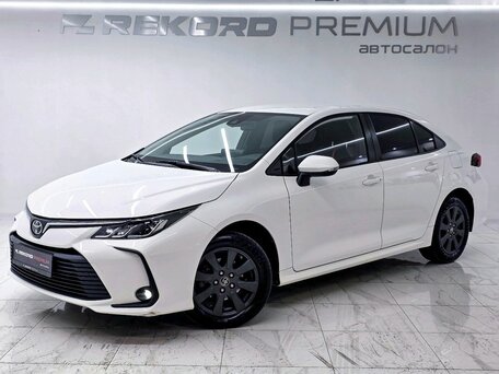 2022 Toyota Corolla XII (E210), белый, 2000000 рублей, вид 1