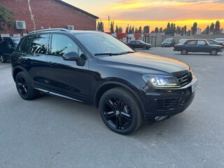 2018 Volkswagen Touareg II Рестайлинг, чёрный, 3600000 рублей, вид 1