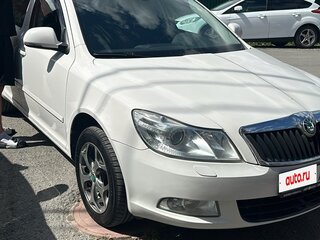 2012 Skoda Octavia II (A5) Рестайлинг, белый, 1150000 рублей, вид 1