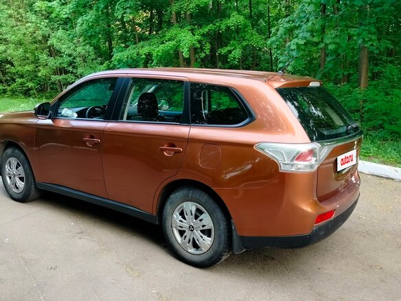 2012 Mitsubishi Outlander III, коричневый, 850000 рублей - вид 5
