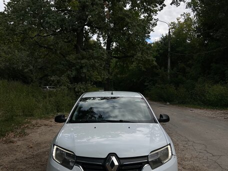 2019 Renault Logan II Рестайлинг, белый, 375000 рублей, вид 1