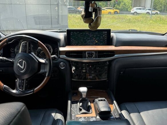 2016 Lexus LX 570 III Рестайлинг 2, серый, 6000000 рублей - вид 7