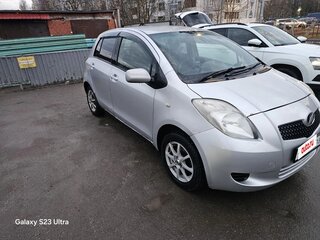 2005 Toyota Vitz II (XP90), серебристый, 250000 рублей, вид 4