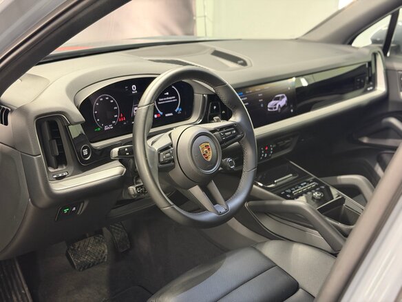 2024 Porsche Cayenne III Рестайлинг, серебристый, 13900000 рублей - вид 21