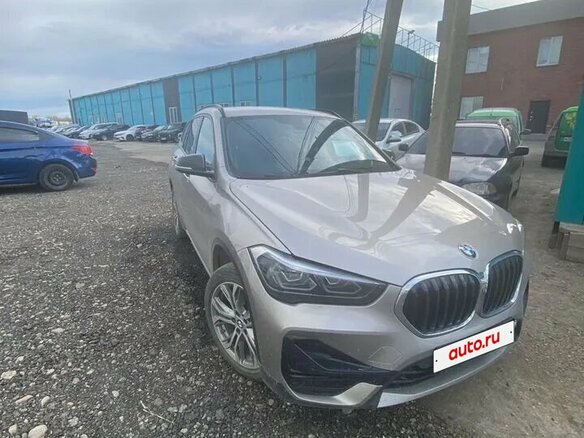 2022 BMW X1 18d xDrive II (F48) Рестайлинг, серый, 3800000 рублей - вид 2