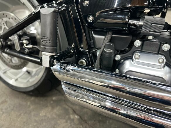 2018 Harley-Davidson Fat Boy, синий, 1990000 рублей - вид 17
