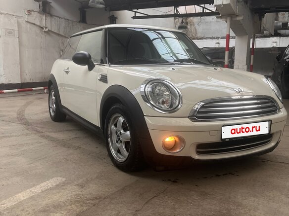 2009 Mini Hatch One II (R56), белый, 690000 рублей