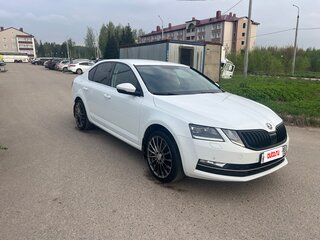 2018 Skoda Octavia III (A7) Рестайлинг, белый, 1770000 рублей, вид 2