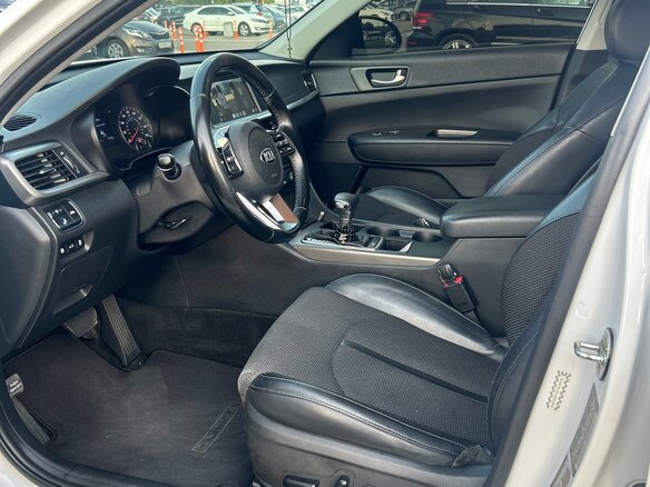 2019 Kia Optima IV Рестайлинг, белый, 1500000 рублей - вид 12