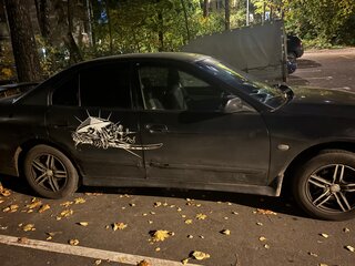 2001 Mitsubishi Galant VIII Рестайлинг, чёрный, 165000 рублей, вид 3