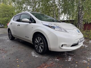 2016 Nissan Leaf (EM57) I (ZE0/AZE0), белый, 1250000 рублей, вид 3