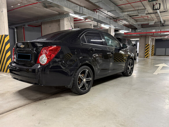 2014 Chevrolet Aveo II, чёрный, 510000 рублей - вид 5